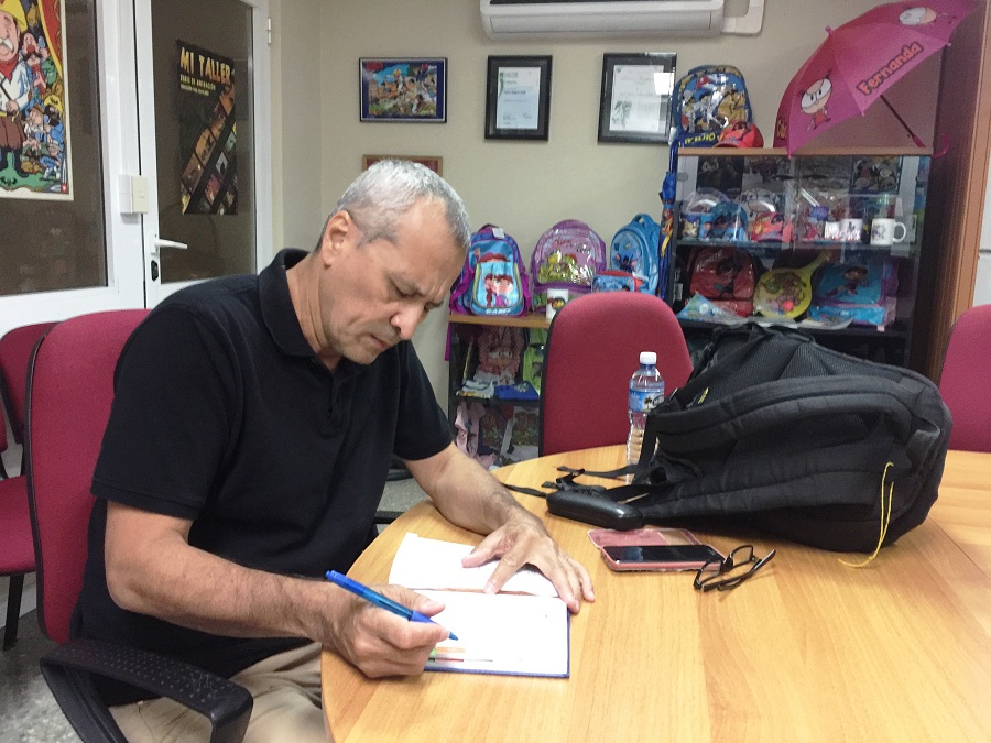 El guionista y director Álvaro Cáceres. Foto del autor