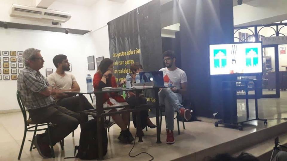 Durante la realización de la mesa en el CCC Fresa y Chocolate. Foto tomada del perfil de Facebook: Muestra Joven Cuba